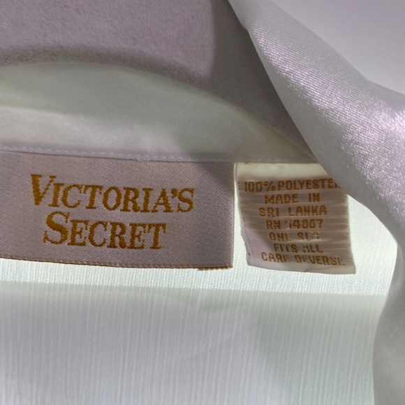 VINTAGE GOLD LABEL VICTORIAS SECRET sheer cream robe - Picture 5 of 6
